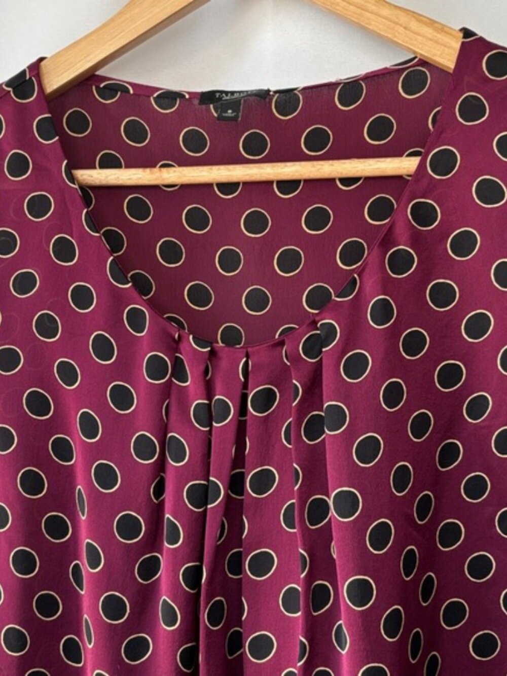 Talbots Women's Sleeveless Tank Top Size 6 100% Silk Polka Dot Career Chic - Picture 3 of 7